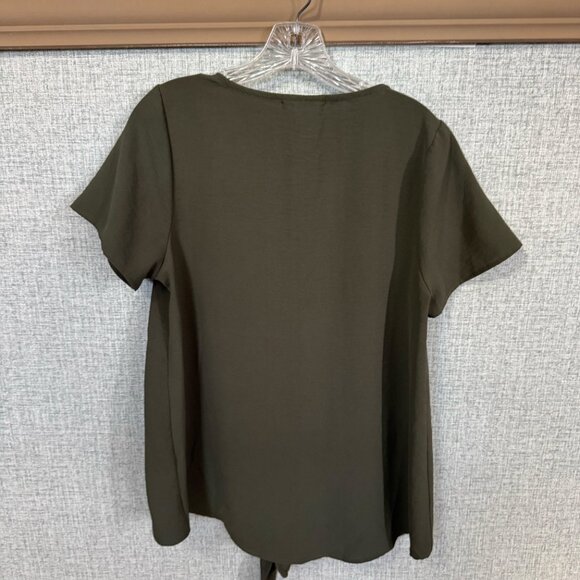 Olive Green Button-Front, Tie Waist Top - Picture 3 of 5